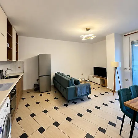 Sky Six - 2br Balcony - Steps From Center *