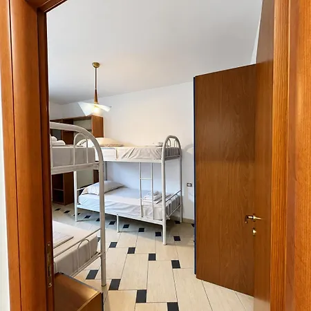 Sky Six - 2br Balcony - Steps From Center Daire *